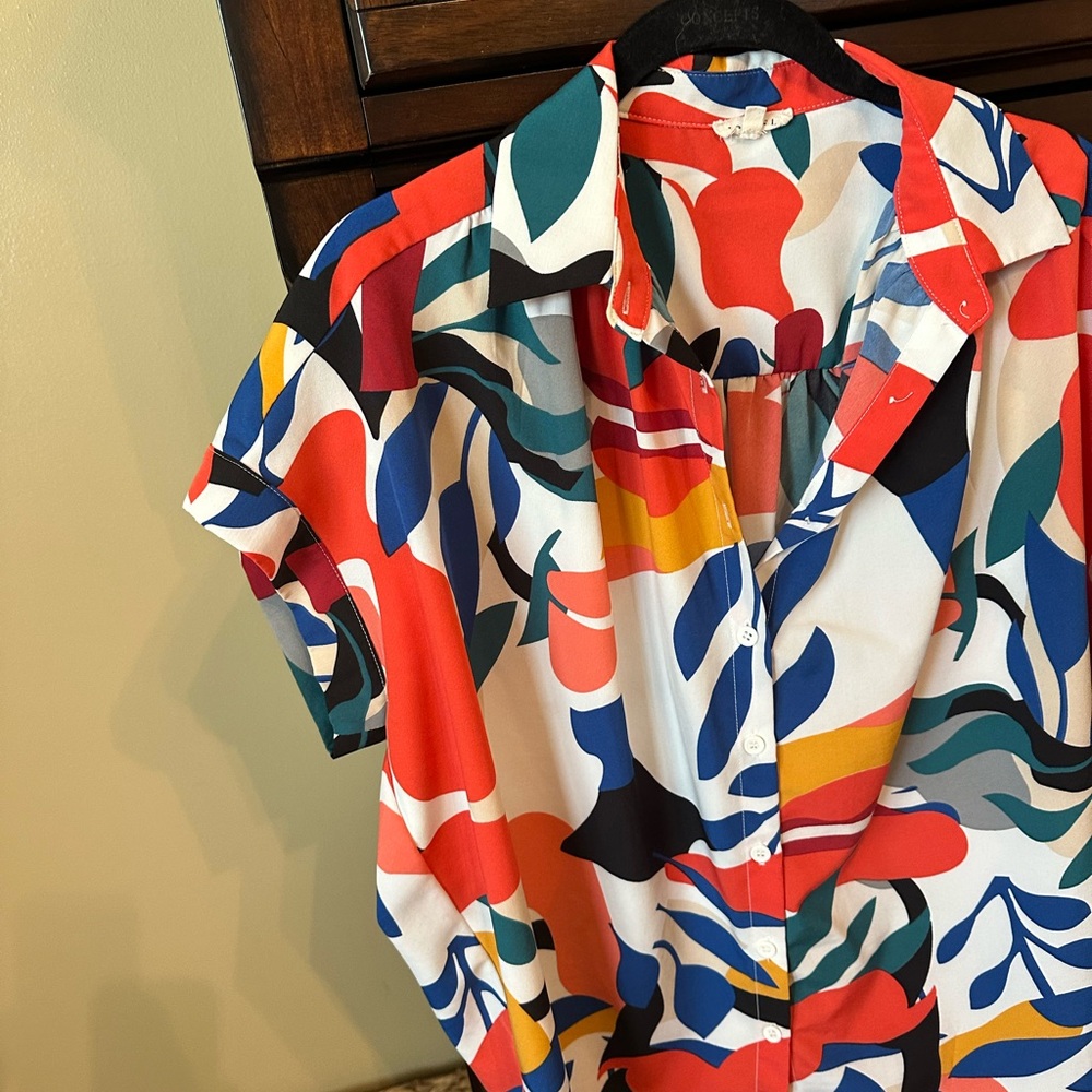 Colorful Abstract Print Button-Up Shirt - Picture 2 of 4